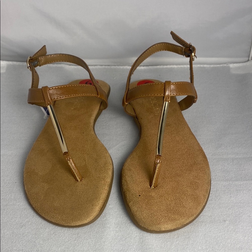 AEROSOLES New!Tan Sandals with T-Strap Design size 6